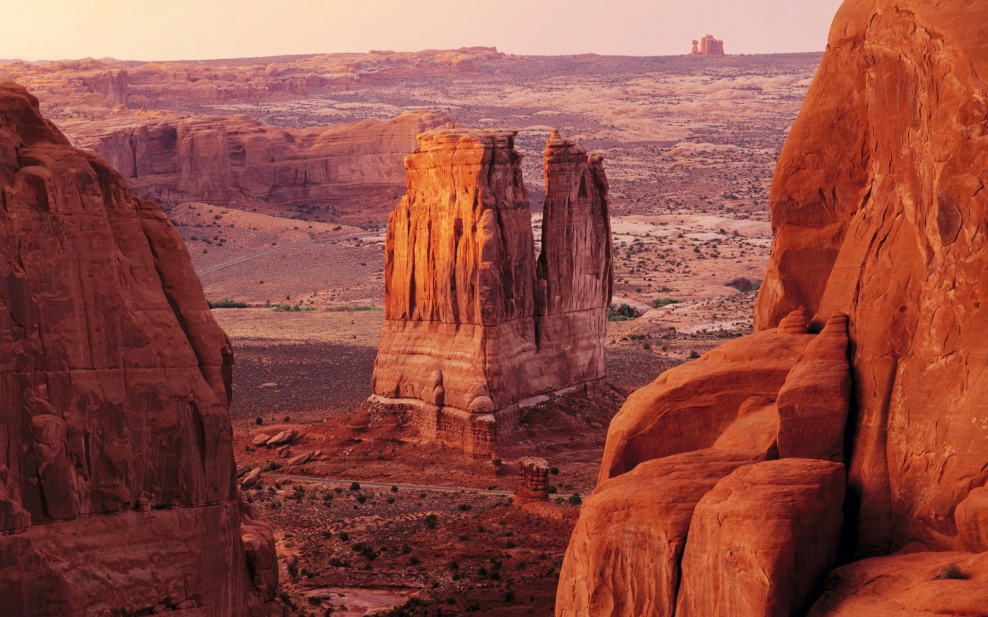 Nature_Rock_formations_in_Utah_103109_